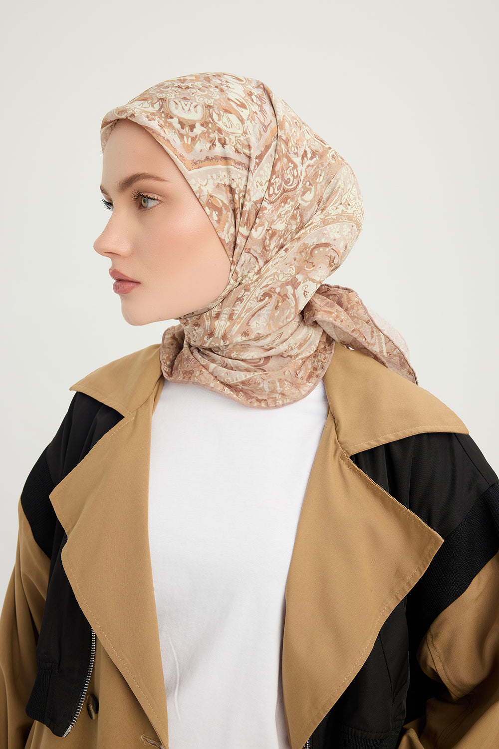 Vierra Desenli Eşarp - Ebedi Saraylar - Bej