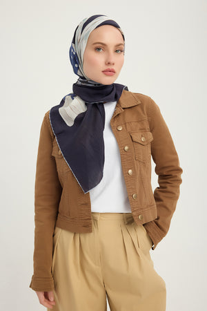 Vierra Desenli Eşarp - Düğümler ve Hikayeler - Lacivert