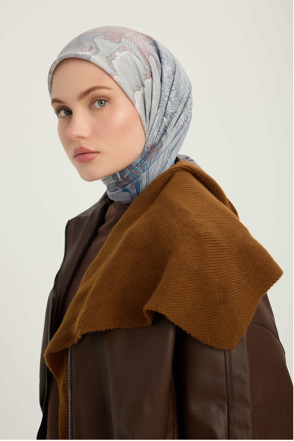 Efilia Desenli Eşarp - Mercan Bahçesi - Vizon