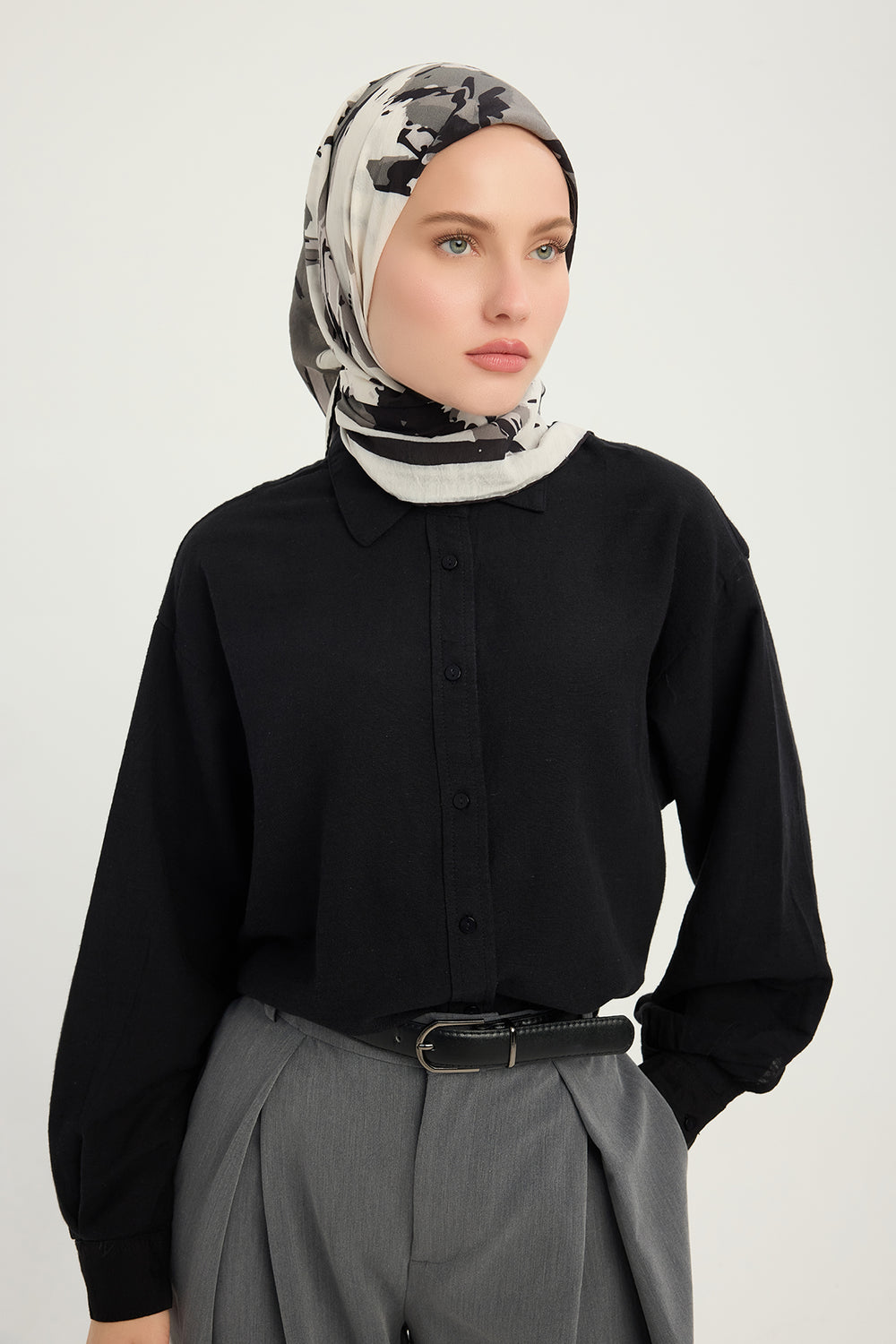 Vierra Desenli Eşarp - Özgür Fırçalar - Gri