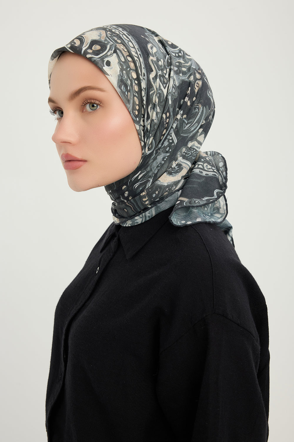 Efilia Desenli Eşarp - Kozmik Paisley - Siyah