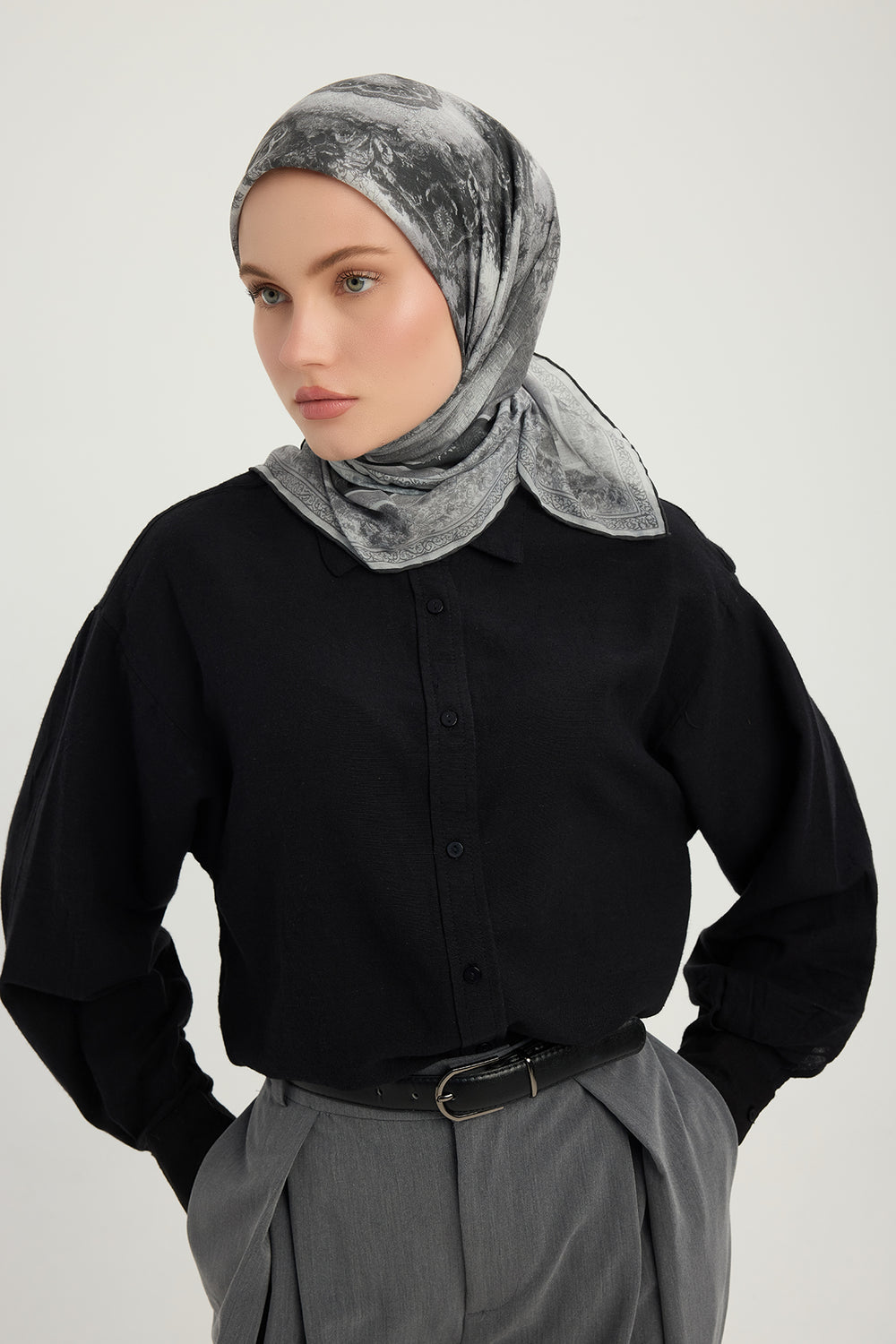 Efilia Desenli Eşarp - Köklerin Aynası - Gri