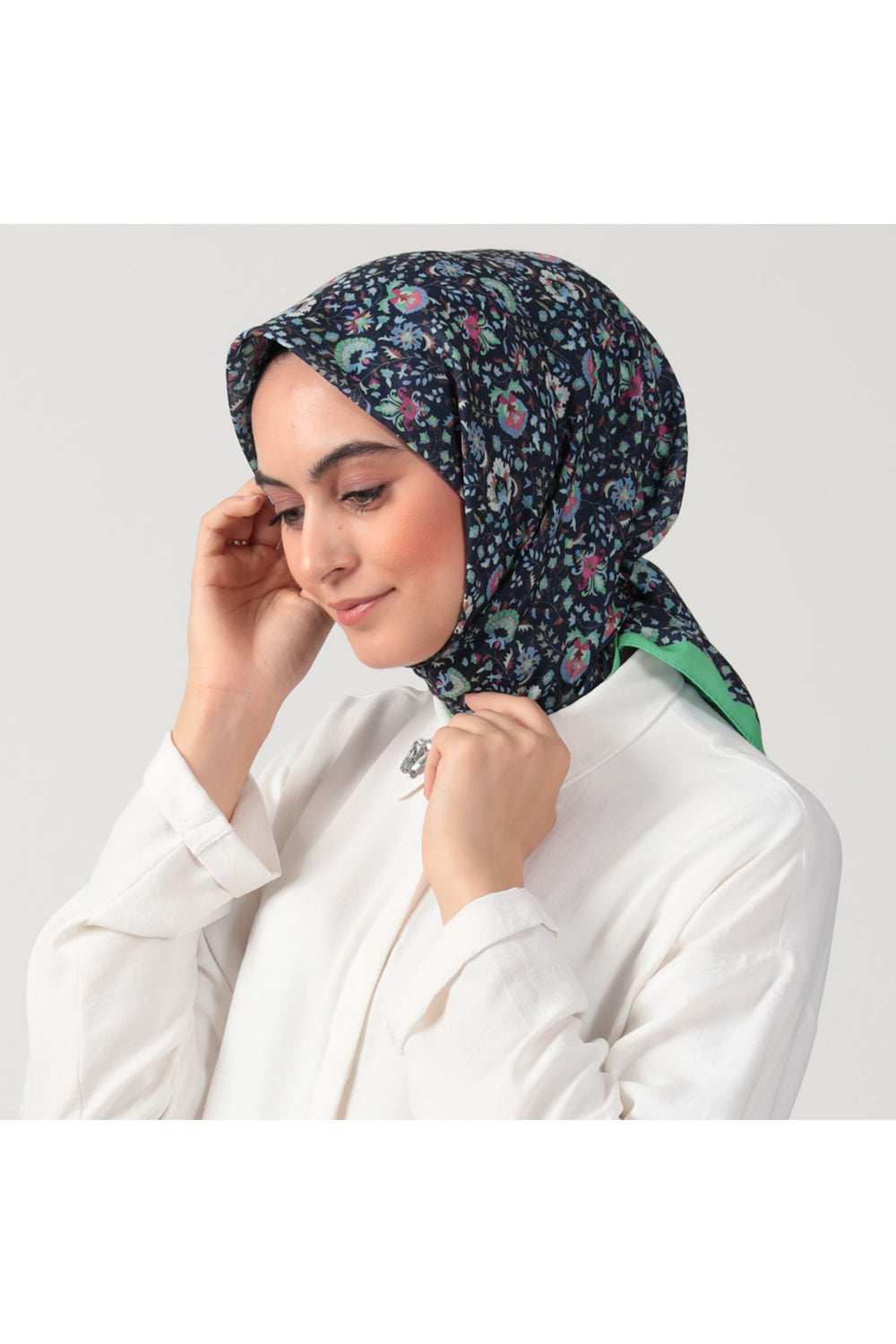 Pamuk İpek Eşarp - Çini Desen - Laci Yeşil