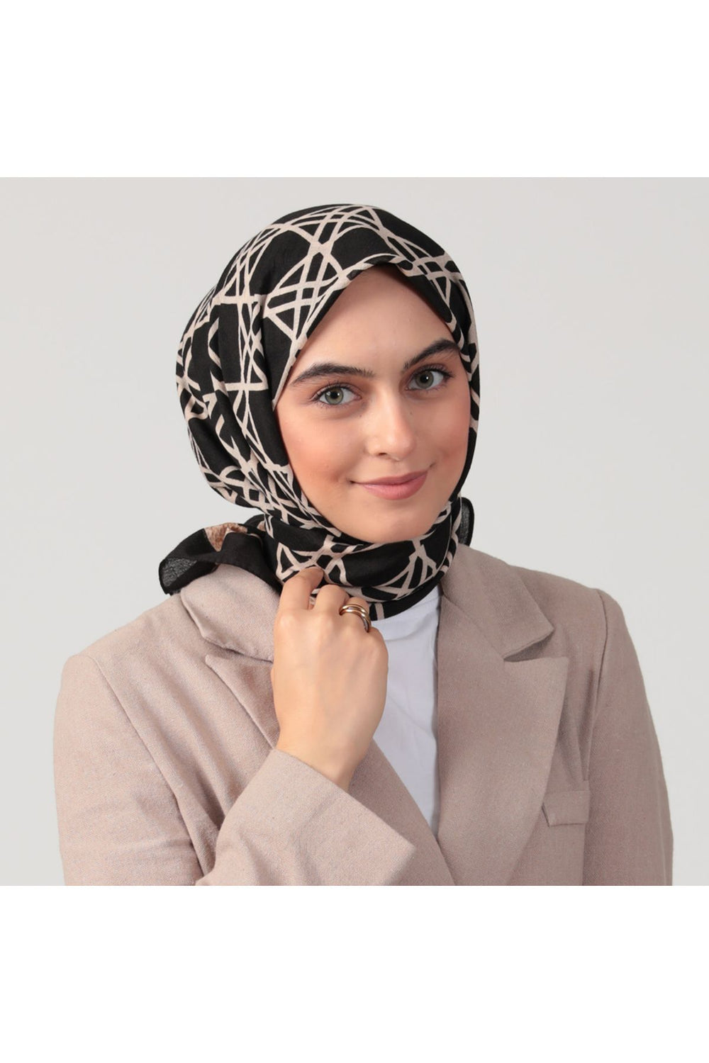 Pamuklu Bürümcük Eşarp - Asimetrik Desen - Siyah Vizon