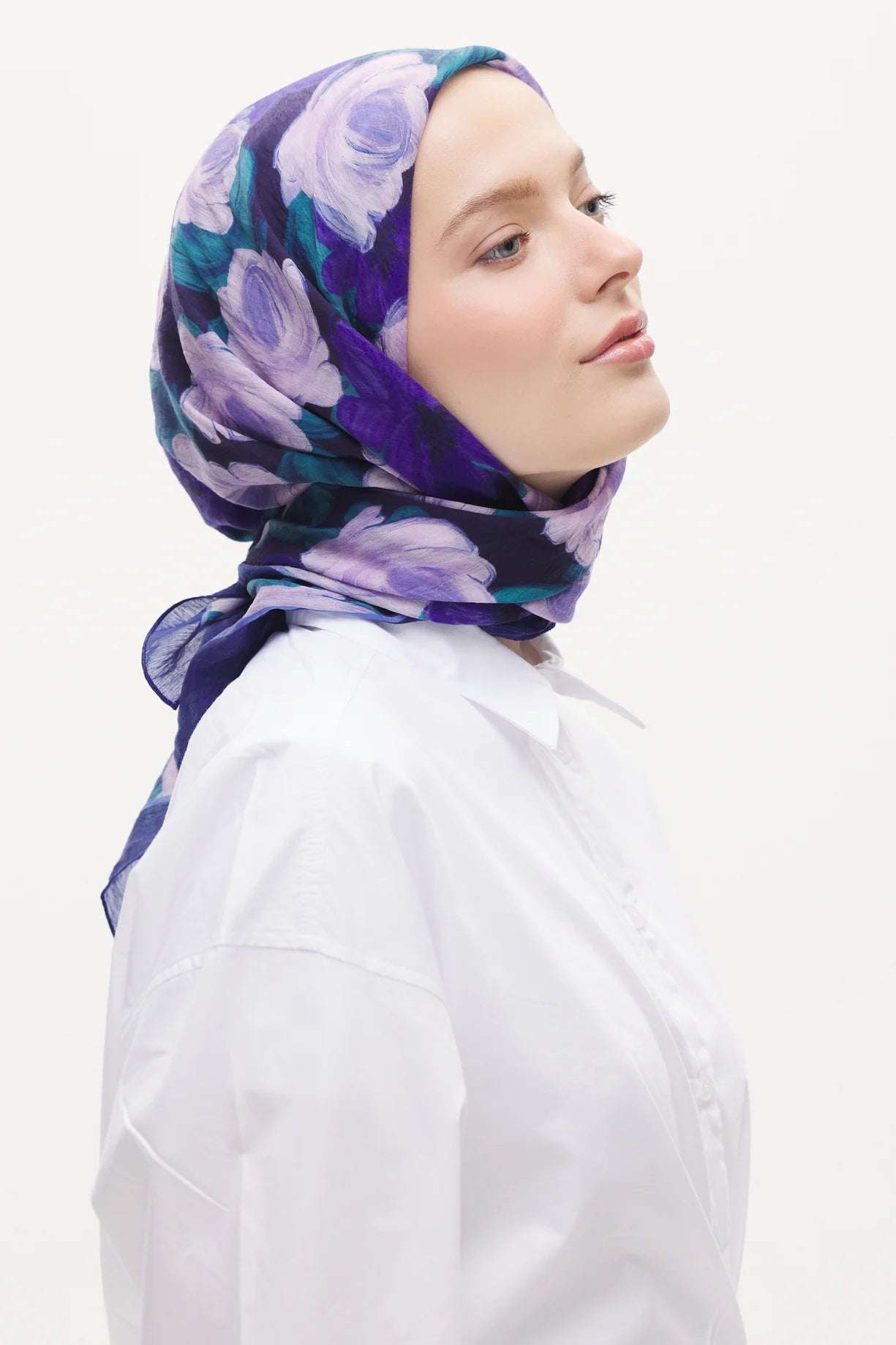 Tensel Eşarp - Pastel Çiçek Desen - Saks Mavisi