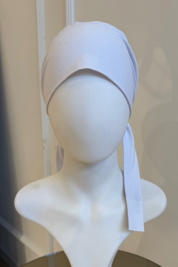 Dikişsiz Kaymayan Kaliteli Özel Üretim Bone - Beyaz