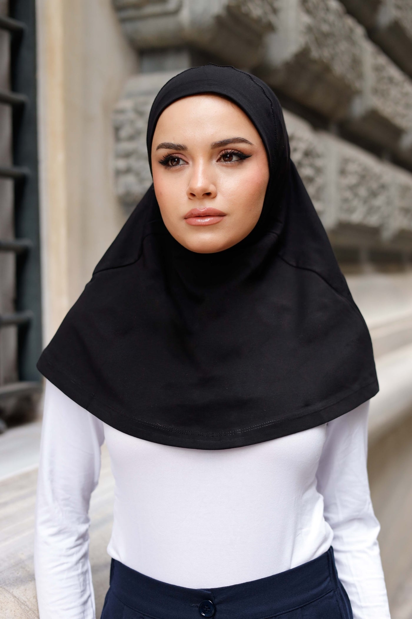 Boyunluklu Hijab Bone - Düz - Siyah