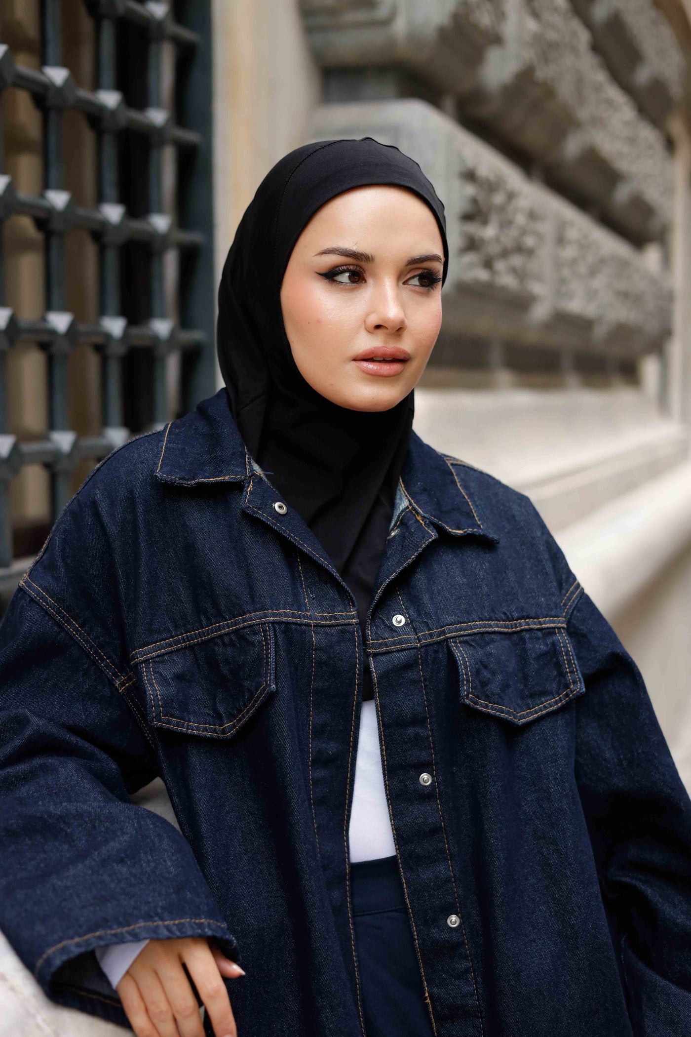 Boyunluklu Hijab Bone - Düz - Siyah