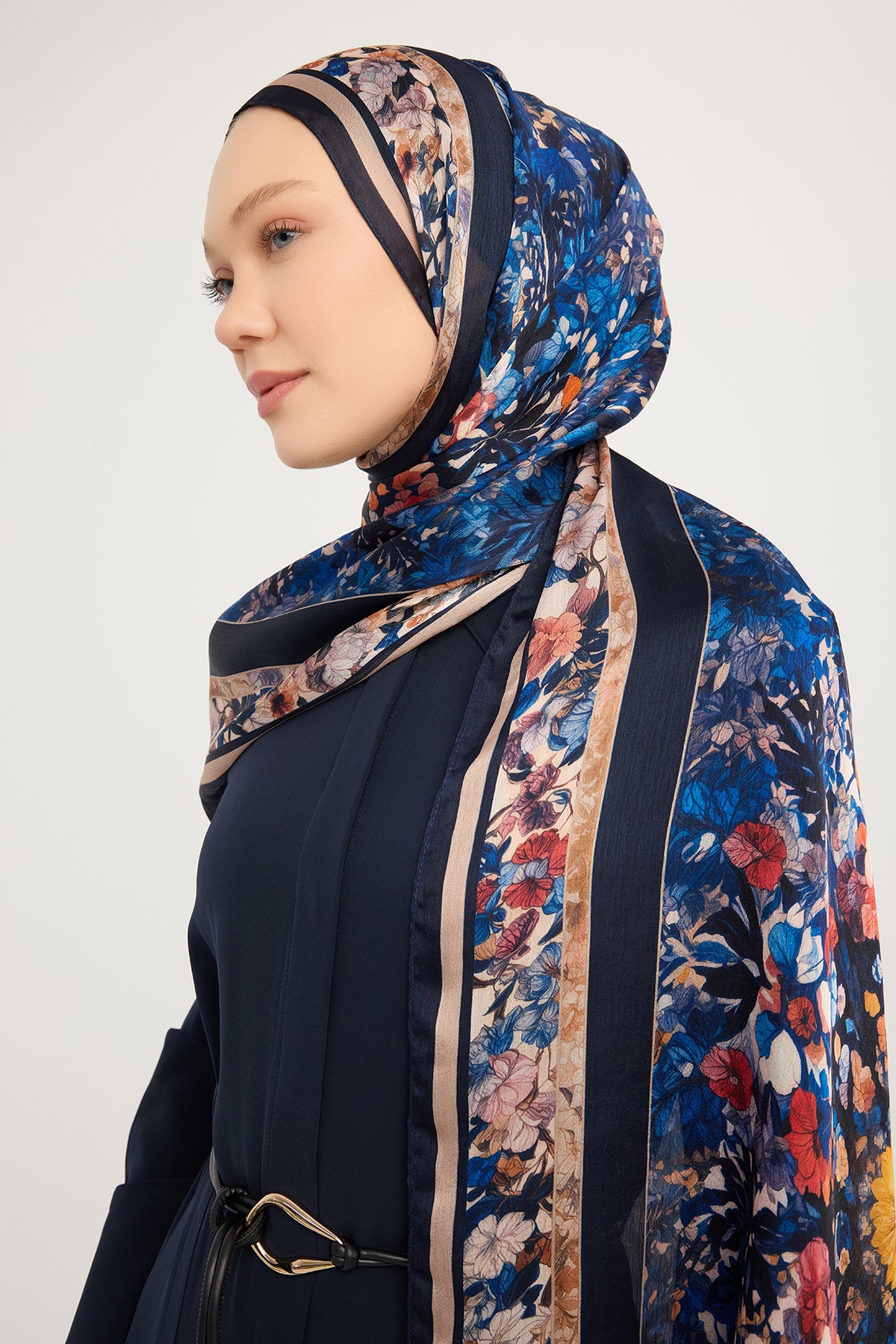 Aurora Desenli Janjan Şal - Çiçek Kozmosu - Lacivert