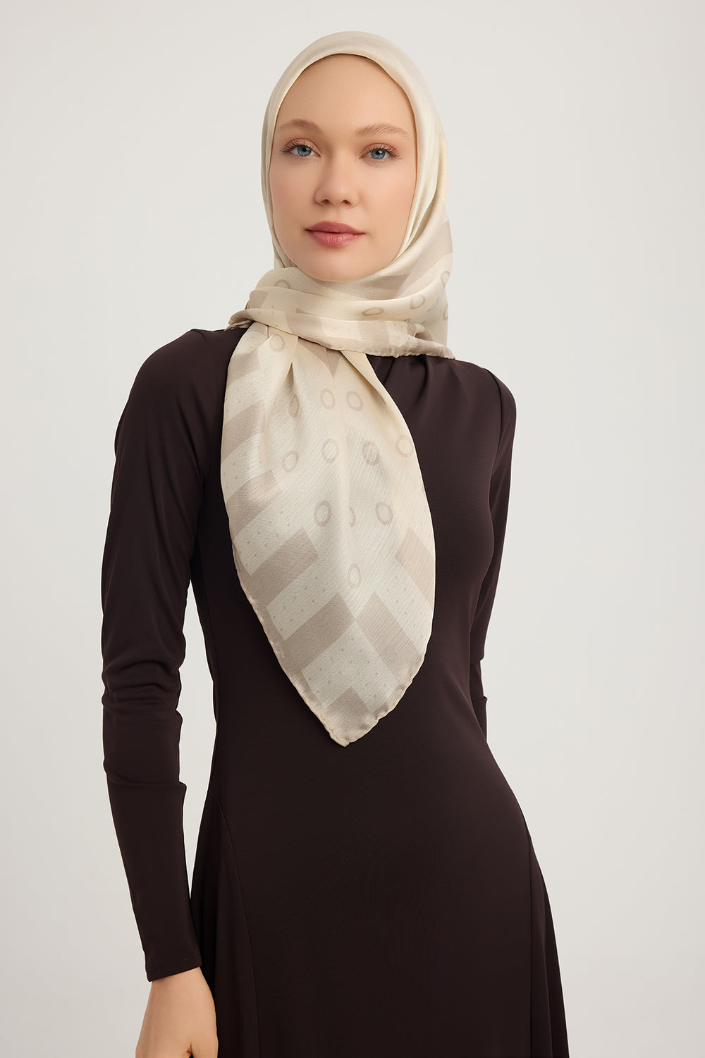 Aurora Desenli Janjan Eşarp - Ritmik Geometri - Açık Kahve