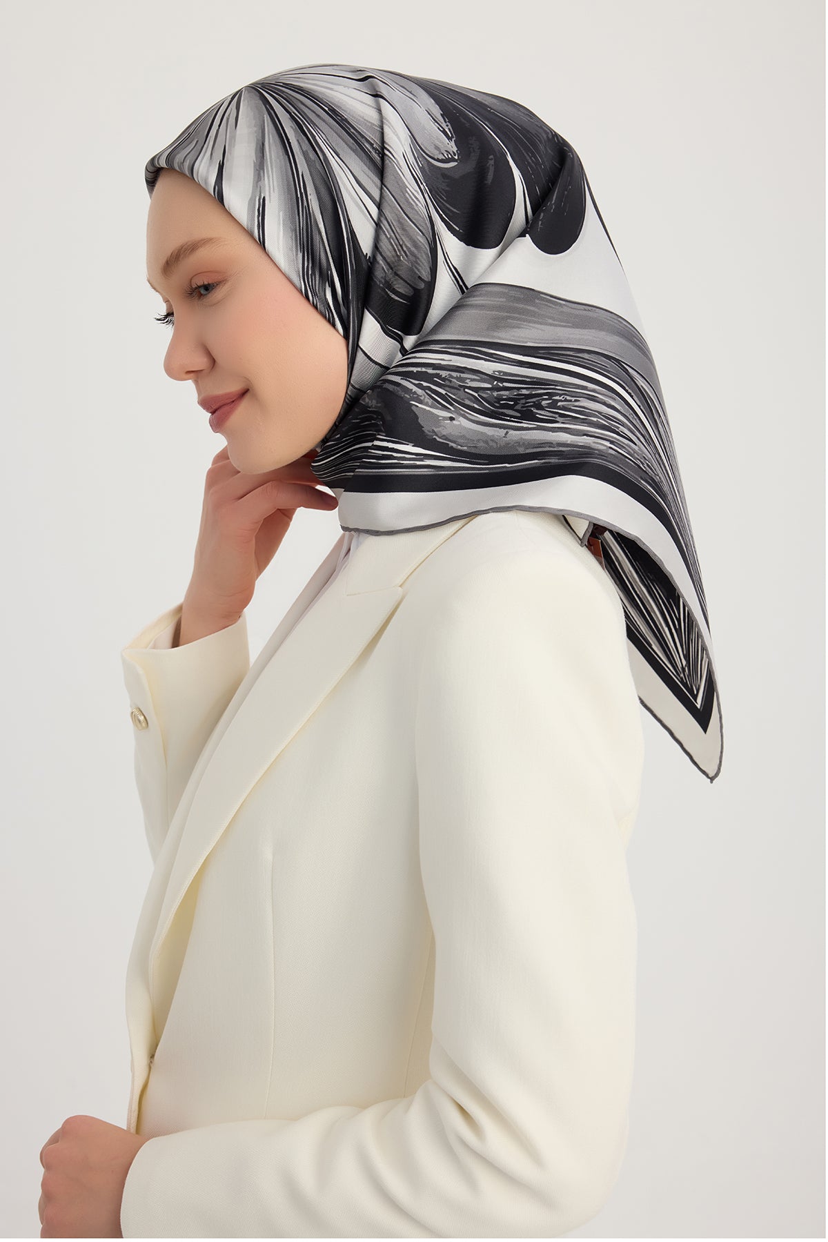 %100 İpek Twill Eşarp - Altın Zambak - Siyah