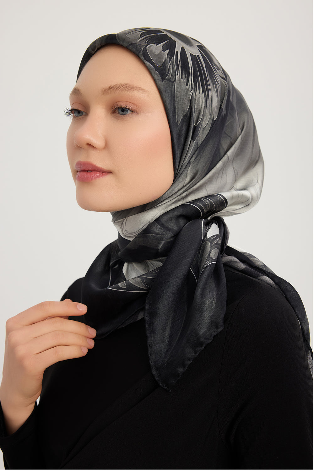 Aurora Desenli Janjan Eşarp - Güneş Çiçeği - Gri