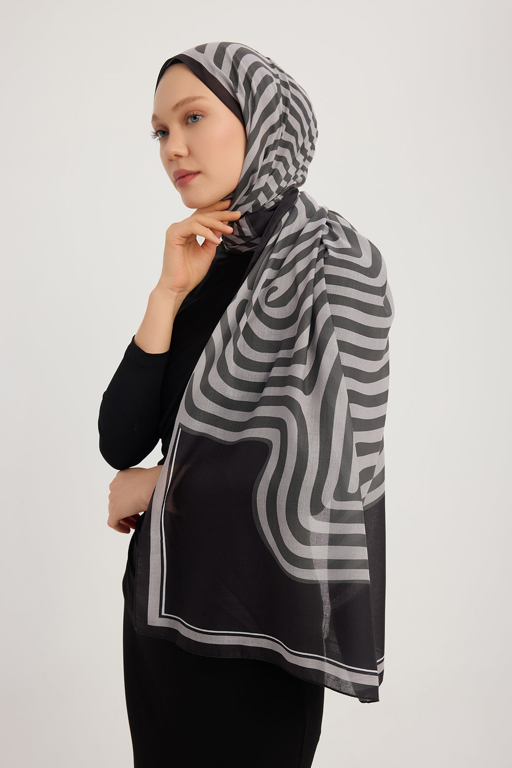 Efilia Desenli Şal - Yaşam İzi - Siyah