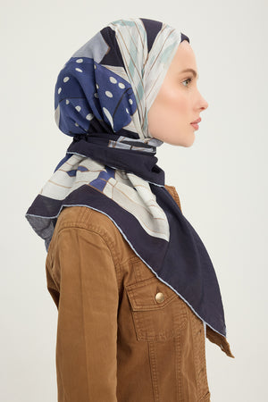 Vierra Desenli Eşarp - Düğümler ve Hikayeler - Lacivert