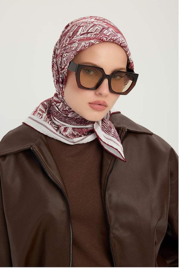 Vierra Desenli Eşarp - Yankılar Şehri - Bordo