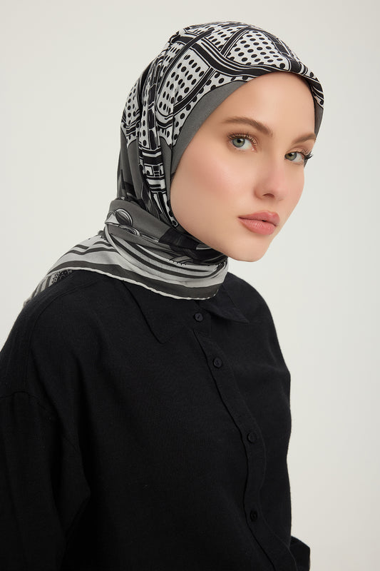 Vierra Desenli Eşarp - Süvarinin Arması - Siyah