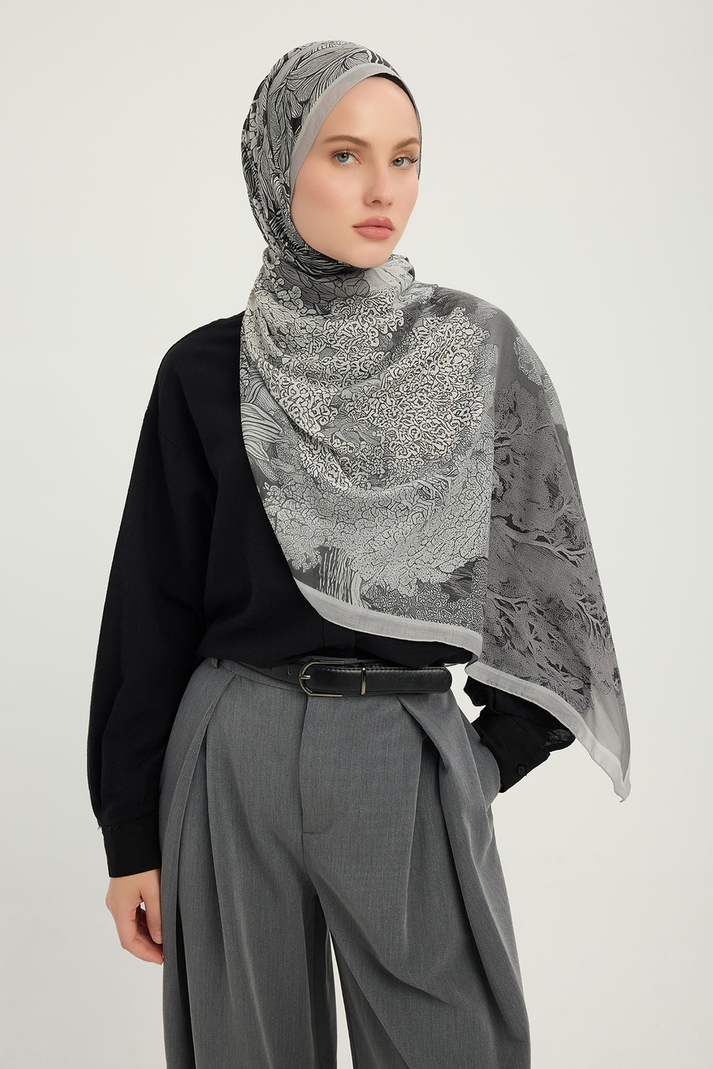 Efilia Desenli Şal - Sessiz Mevsimler - Gri