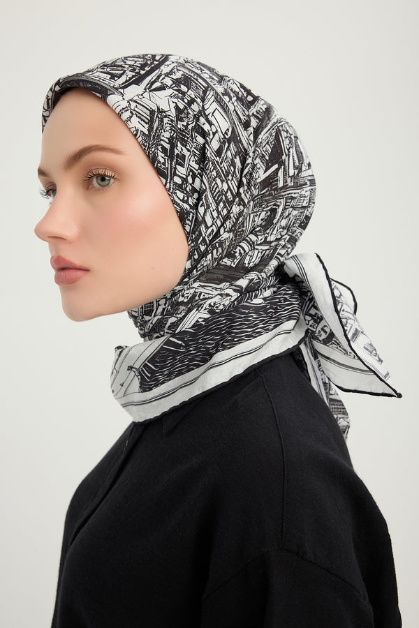 Vierra Desenli Eşarp - Yankılar Şehri - Siyah