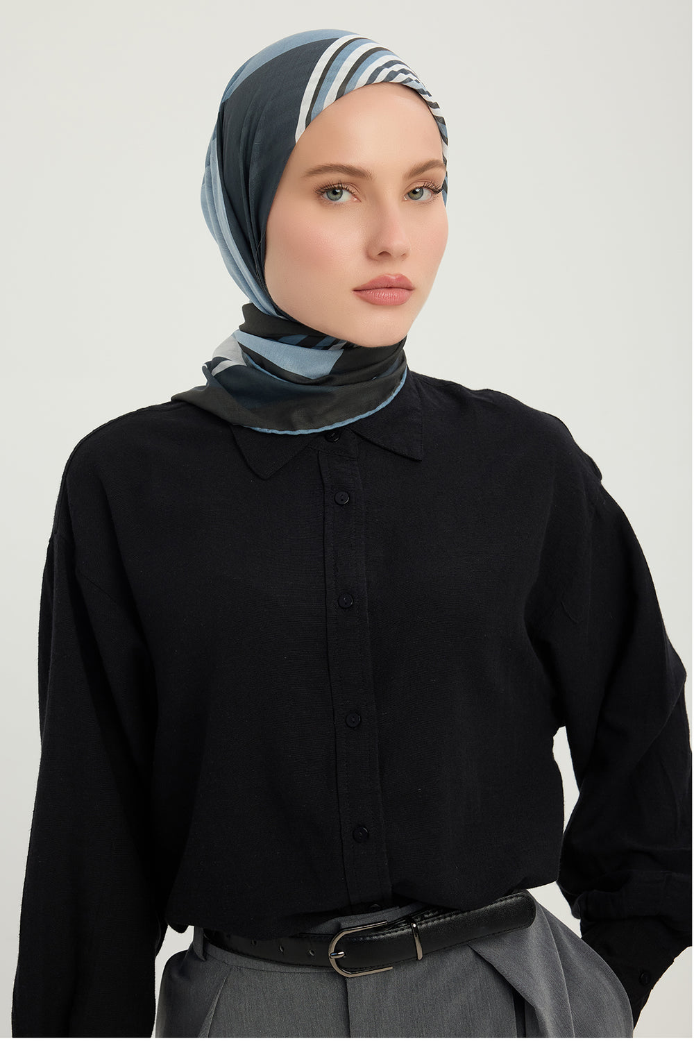 Efilia Desenli Eşarp - Gece ve Gündüz - İndigo