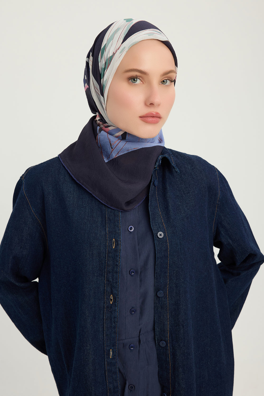 Vierra Desenli Eşarp - Düğümler ve Hikayeler - Lacivert Pembe