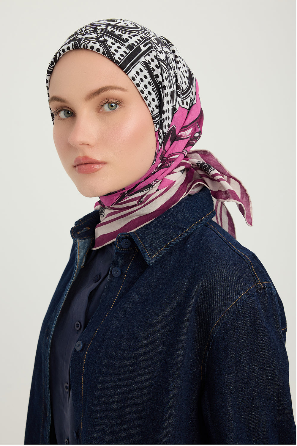 Vierra Desenli Eşarp - Süvarinin Arması - Fuşya